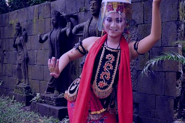 Sienna, 37 — Escort in Tamansari, Indonesia