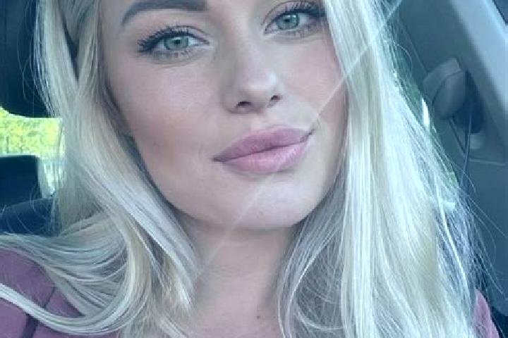 Sienna, 38, a blonde hazel-eyed ebony companion based in Kabongan Lor. Offering Erotic Massage, 69, Massage. Available for incall and outcall, overnight book...
