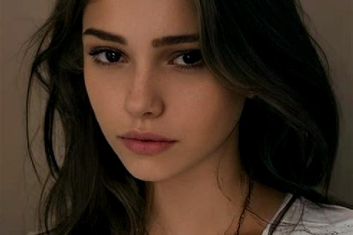 Sienna, 38, a chestnut brown-eyed slavic companion based in Campillo de Deleitosa. Offering Party Girl, Deep French Kissing, Couples, BDSM. Available for inc...