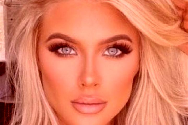 Sienna, 38, a platinum blonde green-eyed mediterranean companion based in Alvorada d Oeste. Offering Girlfriend Experience, Couples, Erotic Massage. Availabl...