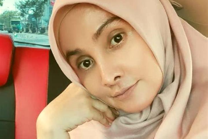 Sienna, 38 — Escort in Padangpanjang, Indonesia