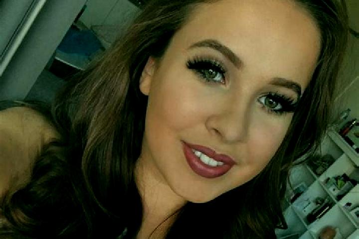 Sienna, 39, a dark blonde amber-eyed slavic companion based in Lomai. Offering Duos, Party Girl, Striptease, A-Level. Available for incall and outcall, day a...