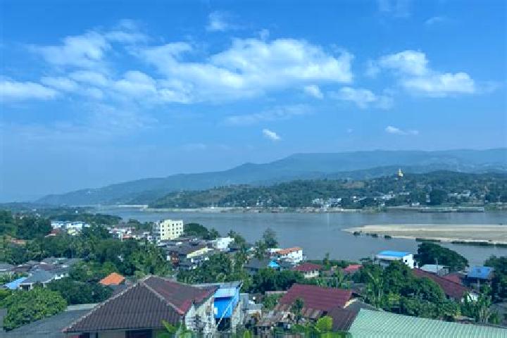 Sienna, 39 — Escort in Ban Houayxay, Laos