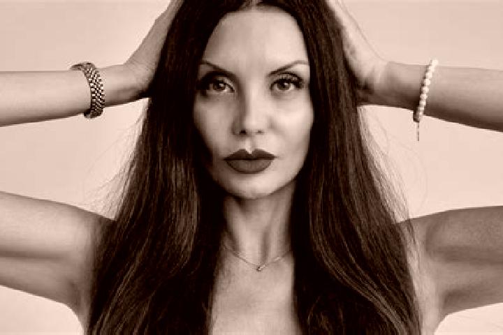 Sienna, 39 — Escort in Romito Magra, Italy