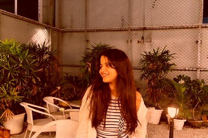 Sofia, 20 — Escort in Karimpur, India