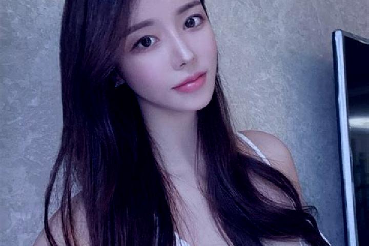Sofia, 20 — Escort in Sa erhusong, China