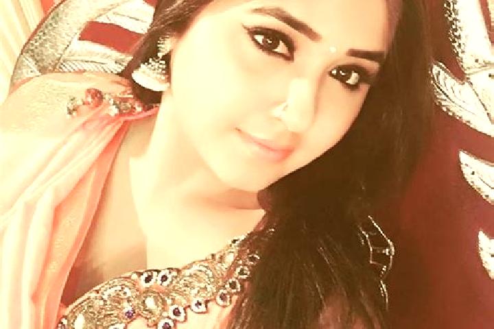 Sofia, 20 — Escort in Teghra, India