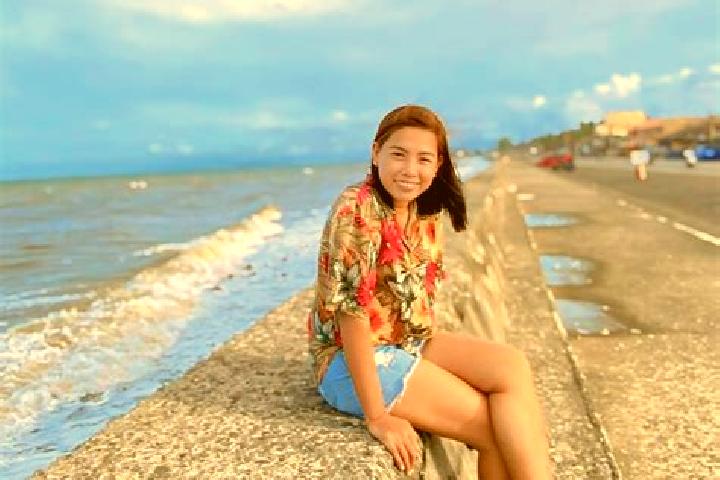 Sofia, 20 — Escort in Tumcon Ilawod, Philippines