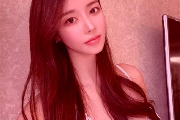 Sofia, 20 — Escort in Yaojiaji, China