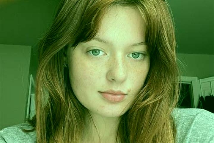 Sofia, 21, a auburn amber-eyed caucasian companion based in Meedhoo. Offering Duos, OWO, CIM. Available for incall and outcall, day and evening dates.