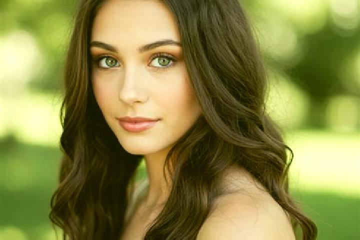 Sofia, 21, a auburn hazel-eyed mixed companion based in Kleinfischlingen. Offering Deep French Kissing, Party Girl, Couples. Available for incall and outcall...