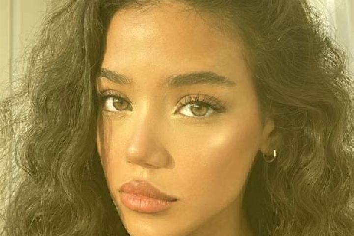 Sofia, 21, a black brown-eyed caucasian companion based in Buena Vista 1ra. Seccion. Offering Dinner Date, Girlfriend Experience, Roleplay. Available for inc...