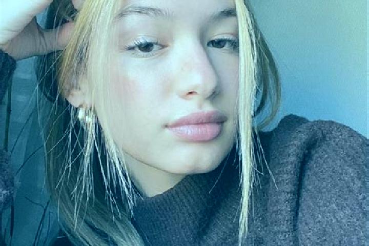 Sofia, 21, a blonde brown-eyed indian companion based in Buniel. Offering BDSM, Striptease, CIM, Fetish. Available for incall and outcall, day and evening da...