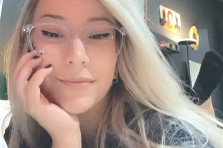 Sofia, 21, a blonde dark-eyed mixed companion based in Duernstein in der Steiermark. Offering Travel Companion, Deep French Kissing, Fetish. Available for in...