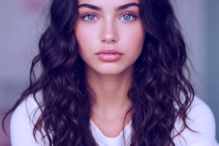 Sofia, 21, a brunette hazel-eyed mediterranean companion based in Letnica. Offering Striptease, Erotic Massage, OWO, Tantra. Available for incall and outcall...