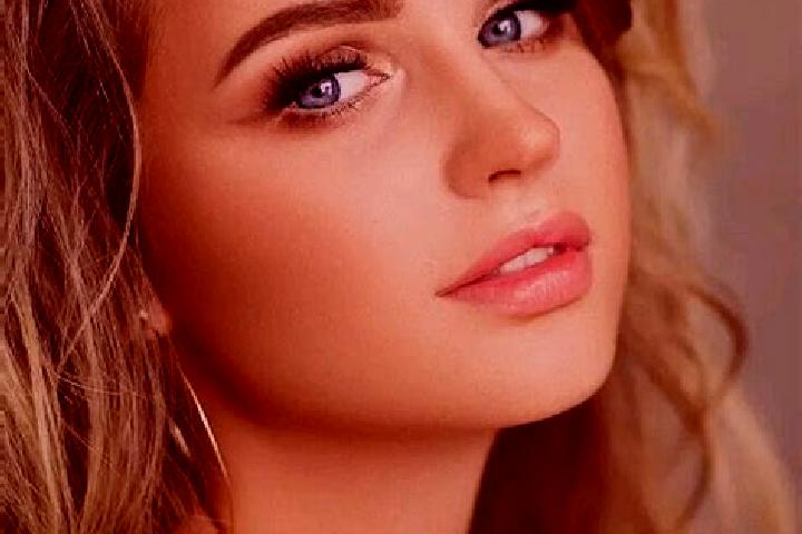 Sofia, 21, a dark blonde blue-eyed caucasian companion based in Fraccionamiento la Virgen. Offering Girlfriend Experience, Travel Companion, Roleplay, Dinner...