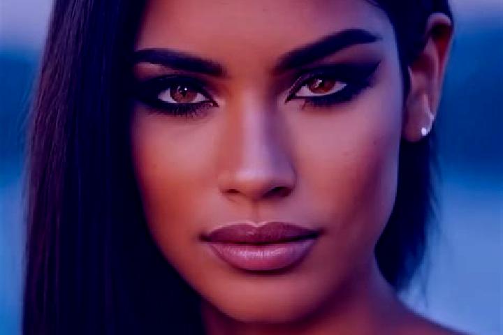 Sofia, 21, a red brown-eyed latina companion based in Agueda. Offering OWO, Prostate Massage, BDSM. Available for incall and outcall, day and evening dates.