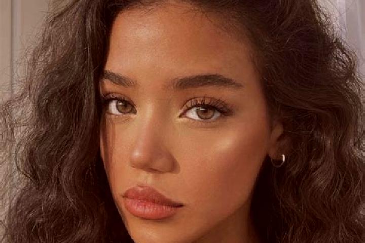 Sofia, 22, a black brown-eyed caucasian companion based in Panzarai. Offering BDSM, Erotic Massage, Duos. Available for incall and outcall, day and evening d...