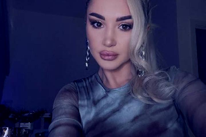 Sofia, 22, a blonde amber-eyed middle eastern companion based in West Tamworth. Offering GFE, Fetish, BDSM, Roleplay. Available for incall and outcall, day a...