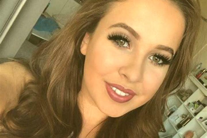 Sofia, 22, a chestnut amber-eyed caucasian companion based in Gardouch. Offering Erotic Massage, Prostate Massage, Duos, Party Girl, GFE. Available for incal...