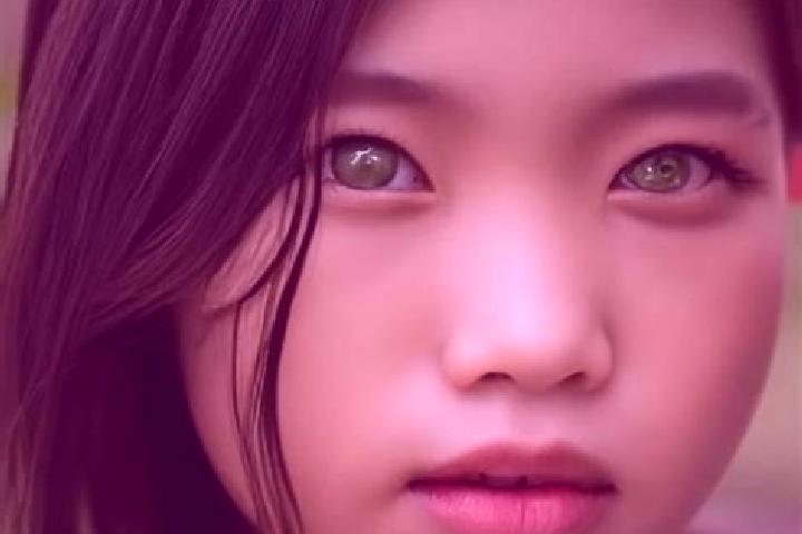 Sofia, 22, a red green-eyed asian companion based in Barinque. Offering Erotic Massage, BDSM, Party Girl. Available for incall and outcall, overnight booking...