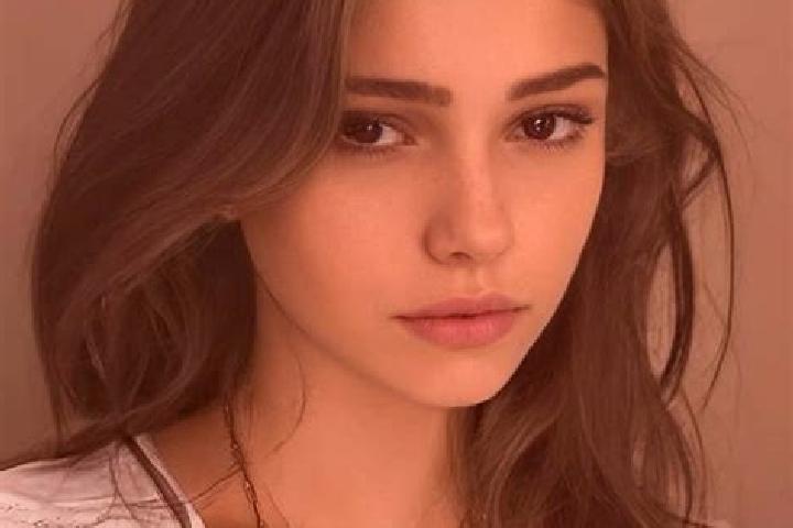 Sofia, 22, a red grey-eyed slavic companion based in Roncofreddo-Santa Paola. Offering Striptease, Fetish, Girlfriend Experience, Tantra, GFE. Available for ...