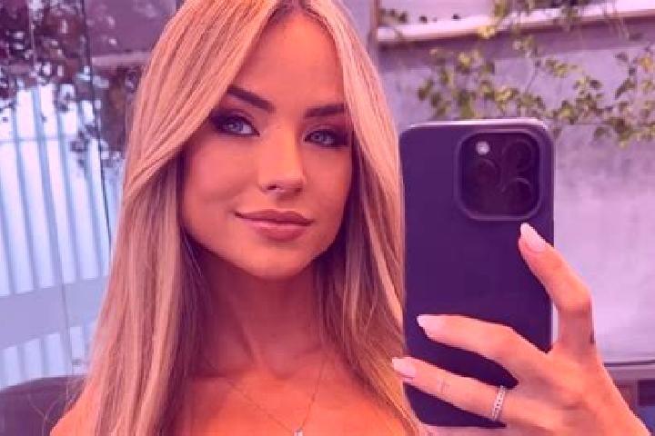 Sofia, 22 — Escort in Casa Conejo, United States