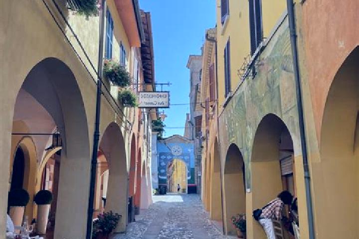 Sofia, 22 — Escort in Dozza, Italy