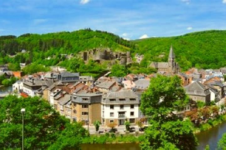 Sofia, 22 — Escort in La Roche-en-Ardenne, Belgium