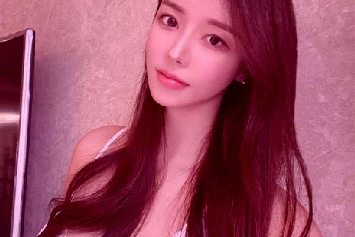 Sofia, 22 — Escort in Shaliuhe, China