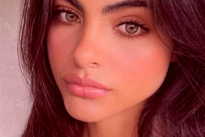 Sofia, 23, a black green-eyed indian companion based in Dongtan. Offering Couples, Roleplay, Fetish, Overnight, Erotic Massage. Available for incall and outc...