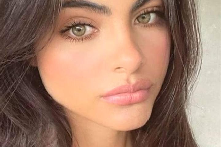 Sofia, 23, a brunette dark-eyed mediterranean companion based in Erskine Park. Offering Striptease, Massage, Couples. Available for incall and outcall, day a...