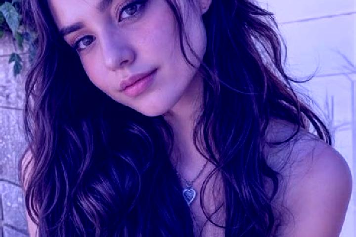 Sofia, 23, a brunette hazel-eyed asian companion based in Hanna. Offering Deep French Kissing, Party Girl, Massage, A-Level. Available for incall and outcall...