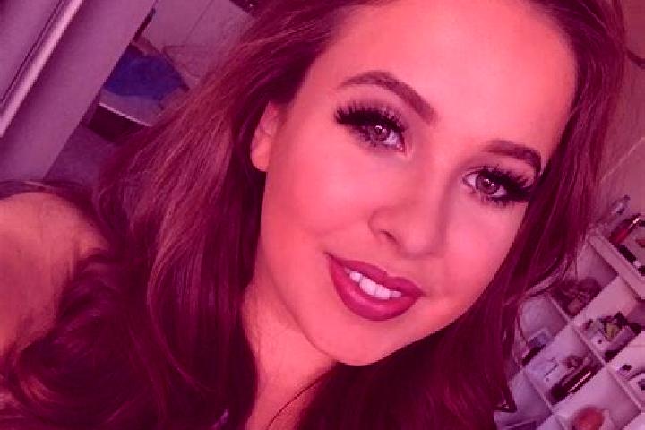 Sofia, 23, a red grey-eyed indian companion based in Yarmouth. Offering Party Girl, Dinner Date, Tantra, Duos. Available for incall and outcall, overnight bo...