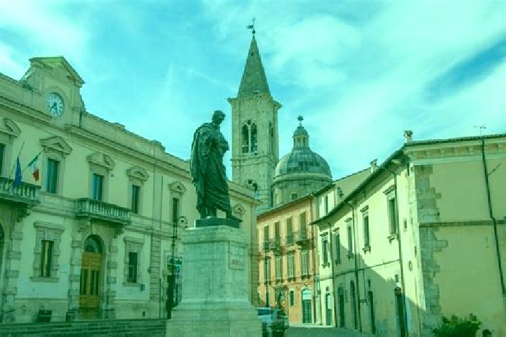 Sofia, 23 — Escort in Civitella Roveto, Italy