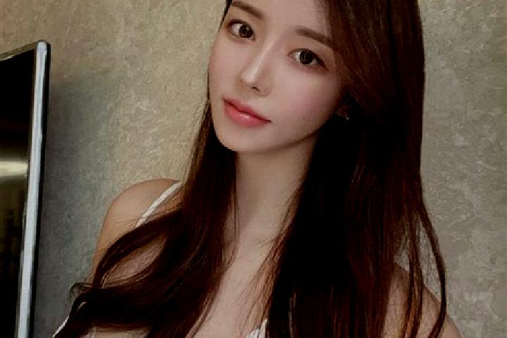 Sofia, 23 — Escort in Huangsangkou, China