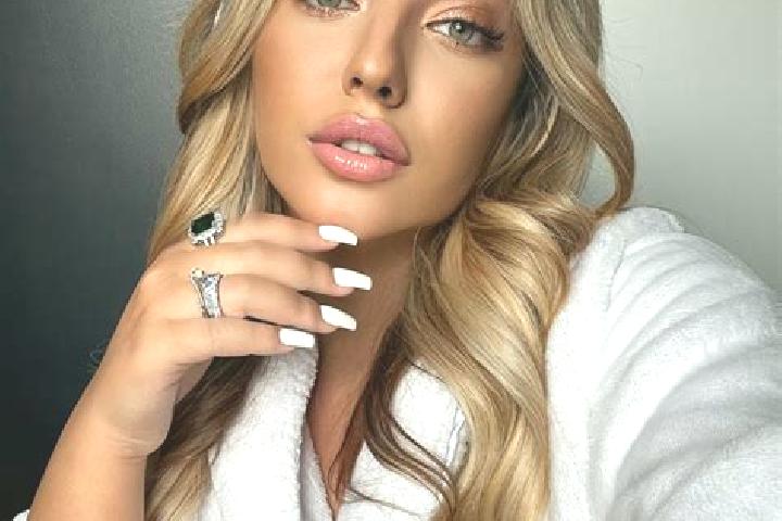 Sofia, 23 — Escort in Koeprueoeren, Turkey