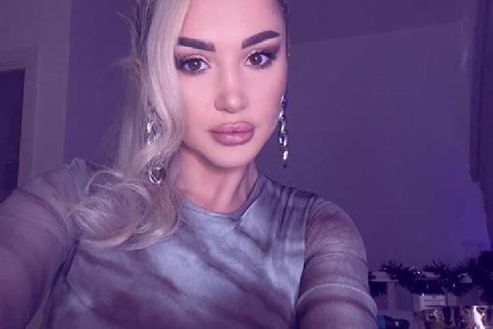 Sofia, 24, a blonde amber-eyed middle eastern companion based in Chikkabidarakallu. Offering Roleplay, Fetish, Domination, BDSM. Available for incall and out...