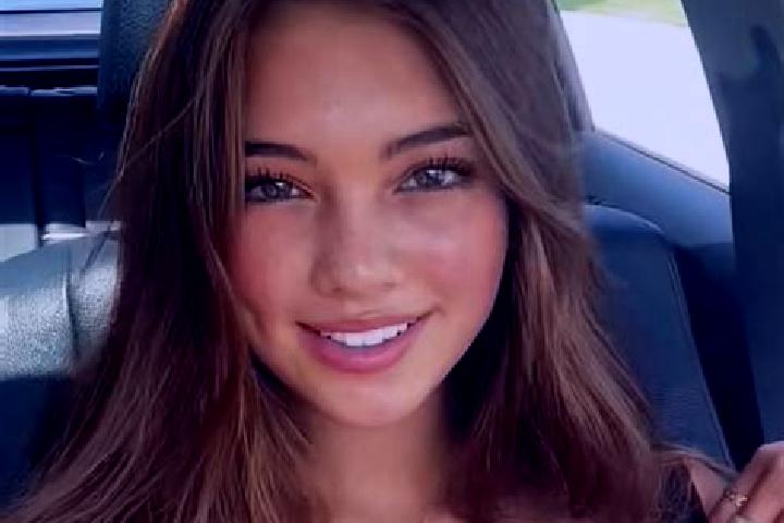 Sofia, 24, a brunette grey-eyed slavic companion based in Zatec. Offering Dinner Date, Girlfriend Experience, Deep French Kissing, Overnight. Available for i...