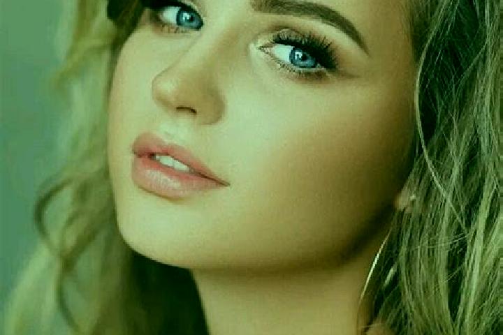 Sofia, 24, a dark blonde blue-eyed mediterranean companion based in Zhuhe. Offering Striptease, OWO, Travel Companion. Available for incall and outcall, over...