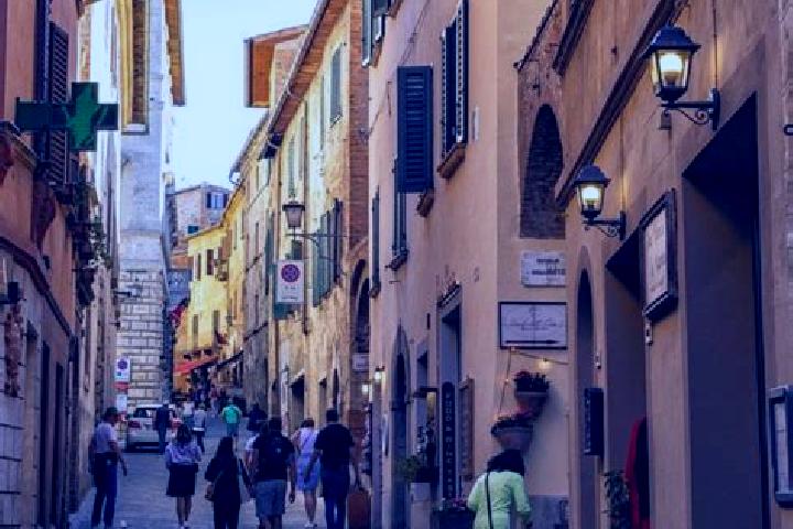 Sofia, 24 — Escort in Montepulciano, Italy