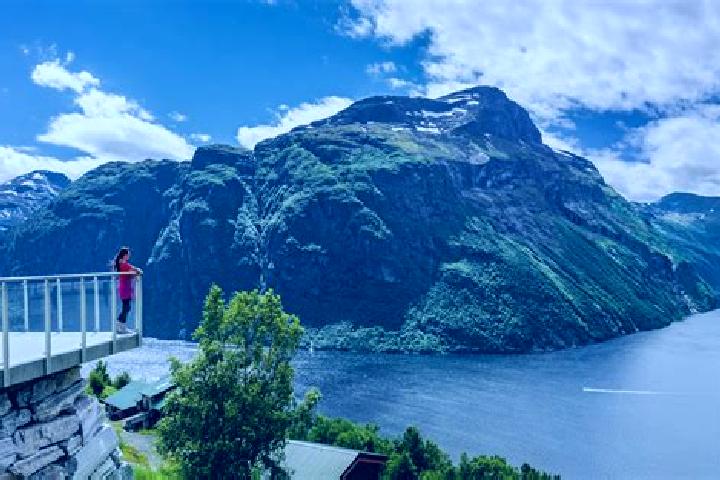 Sofia, 24 — Escort in Stranda, Norway