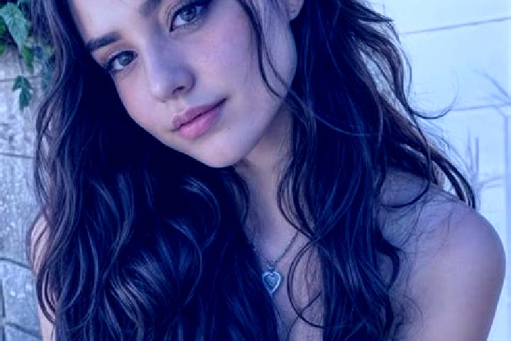 Sofia, 25, a auburn amber-eyed latina companion based in Puerto Yerua. Offering Domination, Overnight, Striptease, BDSM. Available for incall and outcall, da...