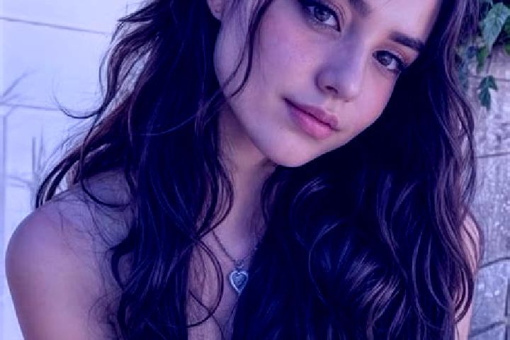 Sofia, 25, a auburn amber-eyed middle eastern companion based in Casahuatlan. Offering Deep French Kissing, GFE, Striptease. Available for incall and outcall...