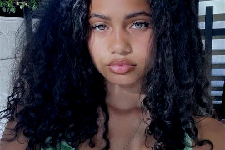 Sofia, 25, a red green-eyed mixed companion based in Mafa. Offering Prostate Massage, Travel Companion, Domination, Party Girl. Available for incall and outc...