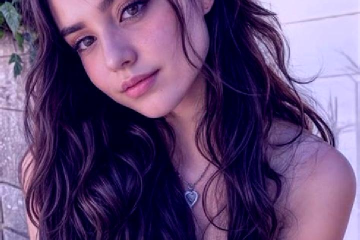Sofia, 26, a auburn hazel-eyed middle eastern companion based in Perafort. Offering Couples, A-Level, Striptease, Roleplay. Available for incall and outcall,...