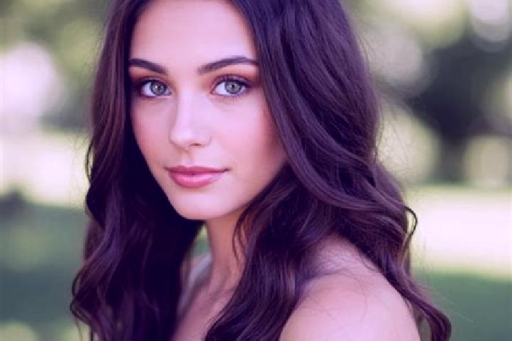 Sofia, 26, a black brown-eyed mixed companion based in Milaor. Offering CIM, GFE. Available for incall and outcall, day and evening dates.
