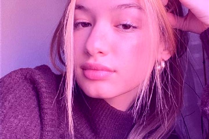 Sofia, 26, a blonde brown-eyed asian companion based in Strassen. Offering 69, OWO, Duos, BDSM. Available for incall and outcall, day and evening dates.