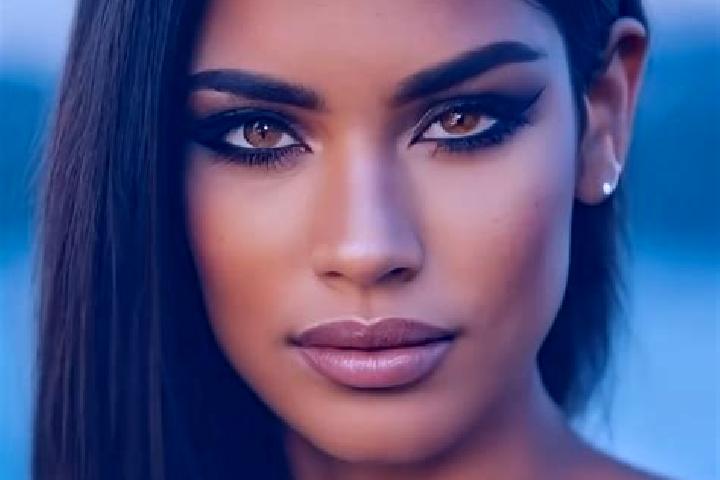 Sofia, 26, a chestnut amber-eyed latina companion based in Lewolang. Offering Dinner Date, GFE, Striptease, Duos, Roleplay. Available for incall and outcall,...