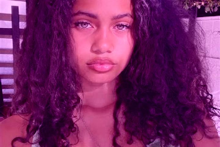 Sofia, 26, a chestnut green-eyed mixed companion based in Etaples. Offering OWO, Deep French Kissing, Prostate Massage, Duos. Available for incall and outcal...